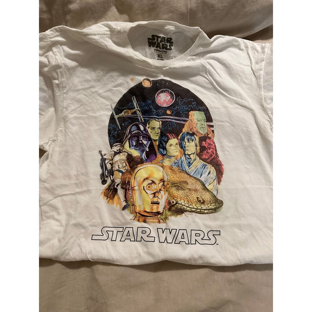 Men's Size X-Large "Star Wars" White Vintage Poster Graphic Tee